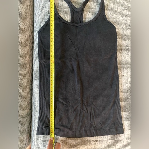 Lululemon workout top - Picture 4 of 5